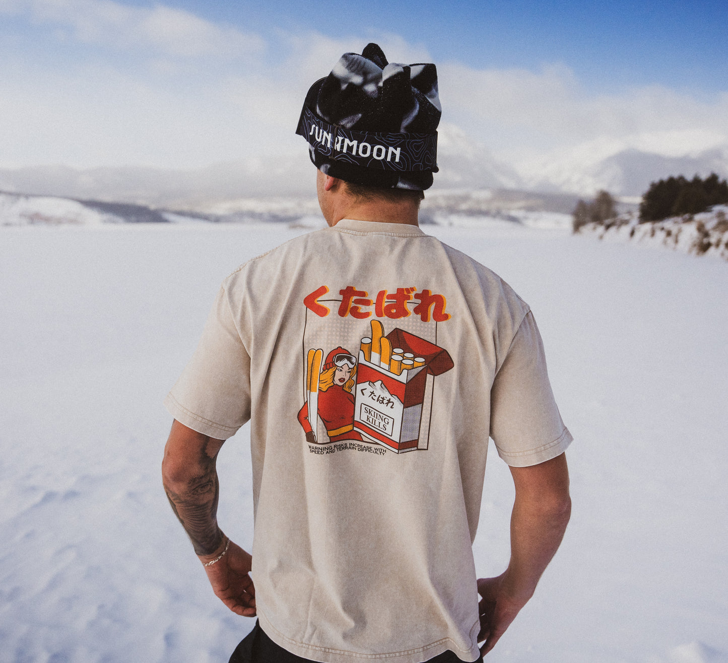 "SKIING KILLS" VINTAGE TEE | (OFF-WHITE)